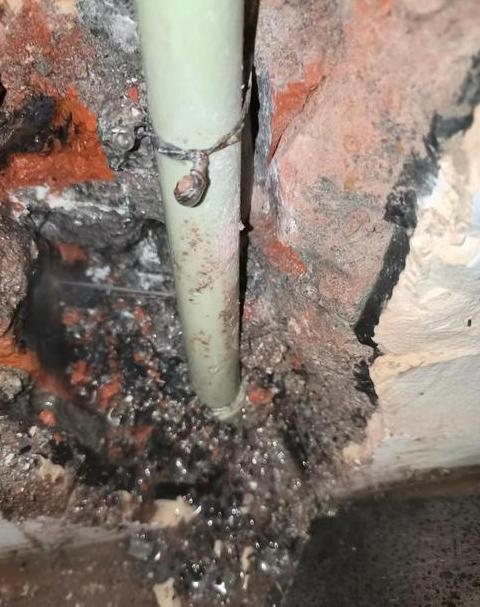 厨房下水道漏水责任归属解析