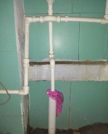 蹲便器连接水箱管道尺寸指南
