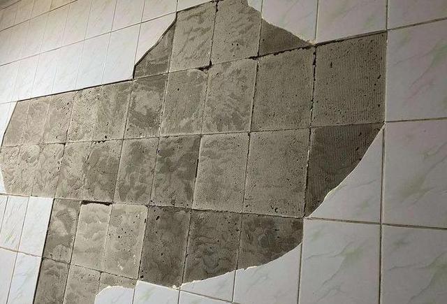 冬天不能贴地砖吗
