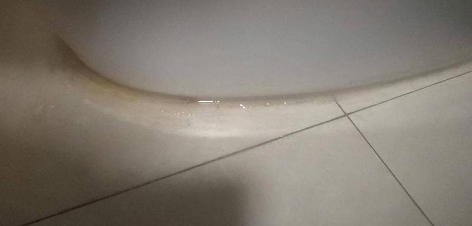 马桶地板接缝渗水处理攻略