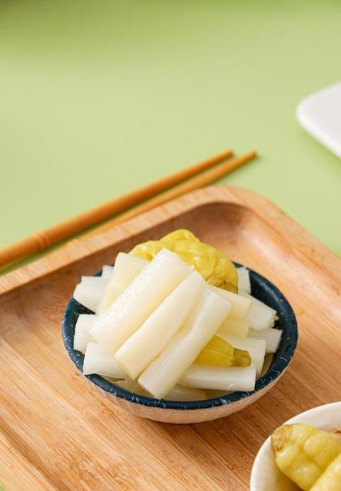 每日极限山椒脆笋：健康美味，随身携带的小食新选择
