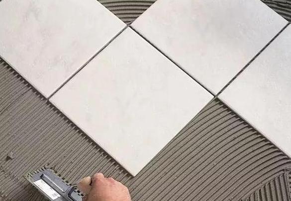 零下四度可以贴瓷砖吗