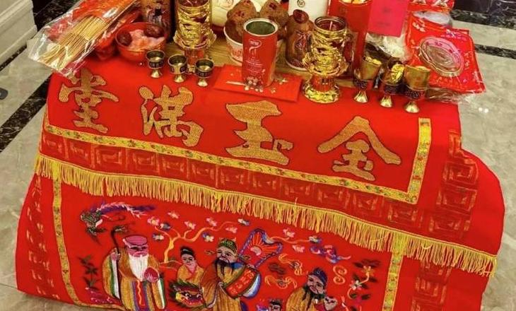 中国传统供品摆放指南：数量讲究与象征意义揭秘