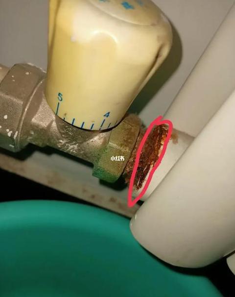 暖气片有个小孔漏水怎么修补