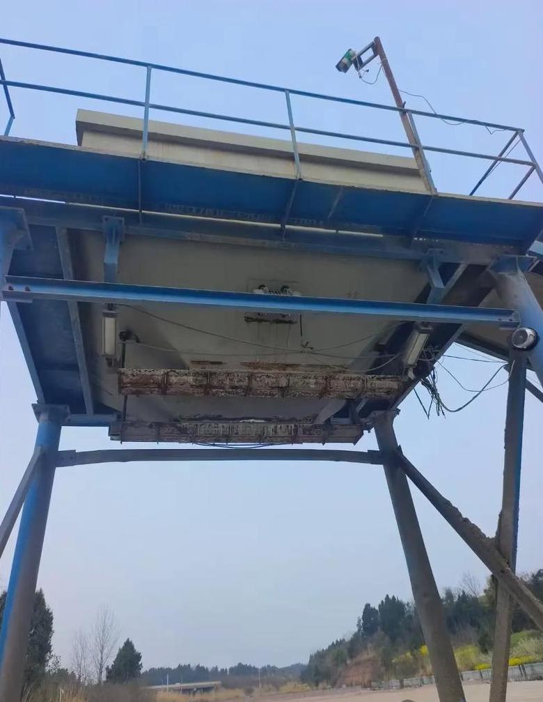 搅拌站水泥罐自重