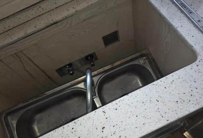 厨房水槽维修攻略：实用方法解析与材料介绍