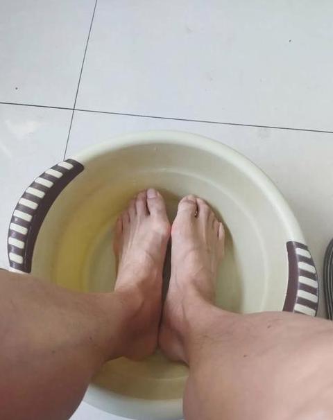 泡脚水温40度以上适宜温度