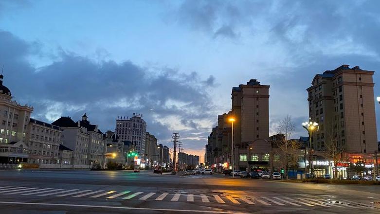 详解Crossing的复数及多种用法：从交通到边界控制