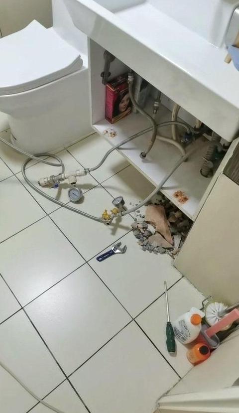 家里水管漏水找不到位置怎么办