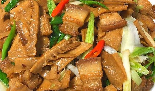 笋干烧肉做法：家常美味，软糯可口