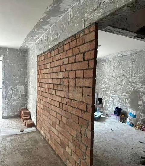 大块水泥砖可以砌房子吗