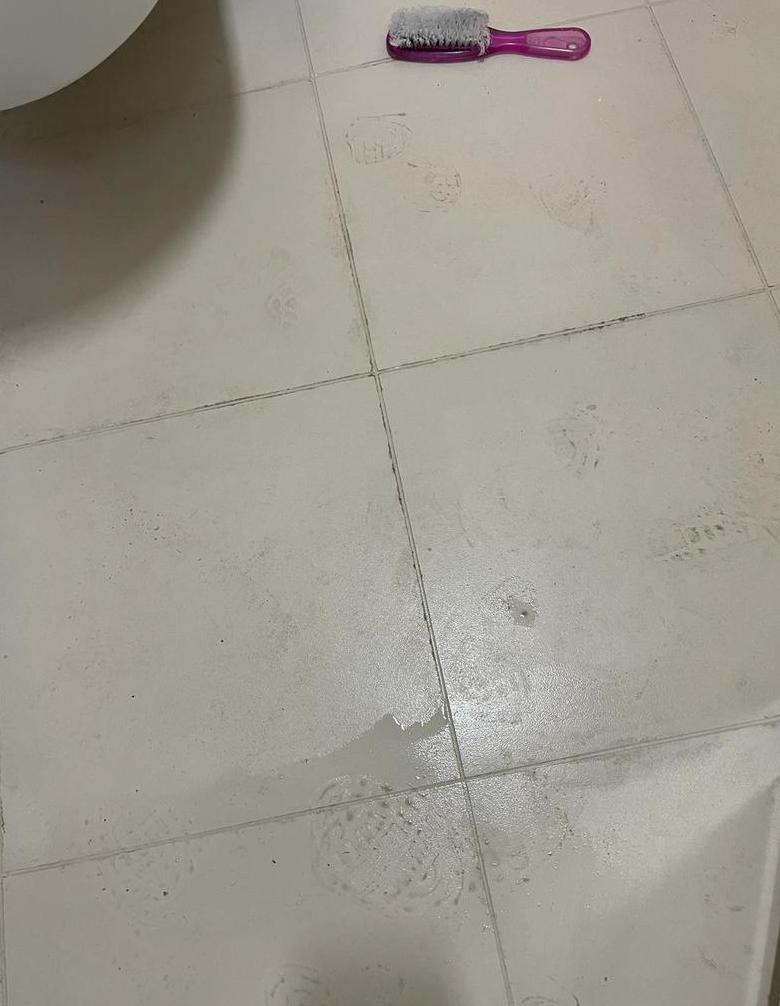 瓷砖水泥凝固痕迹如何有效清除？技巧分享