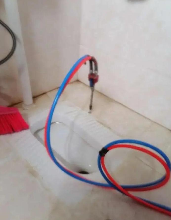 免砸砖卫生间防水补漏可靠吗