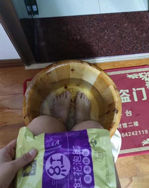 电动泡脚桶棕色污垢怎么清洗